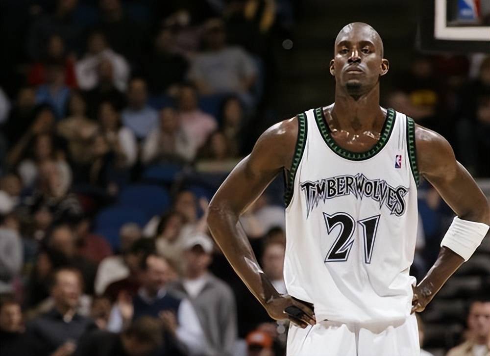 英格兰近8次世界杯对阵欧洲球队6负，近两届均被欧洲球队淘汰（英格兰世界杯近8战欧洲队输6场，连续两届被欧洲对手淘汰）