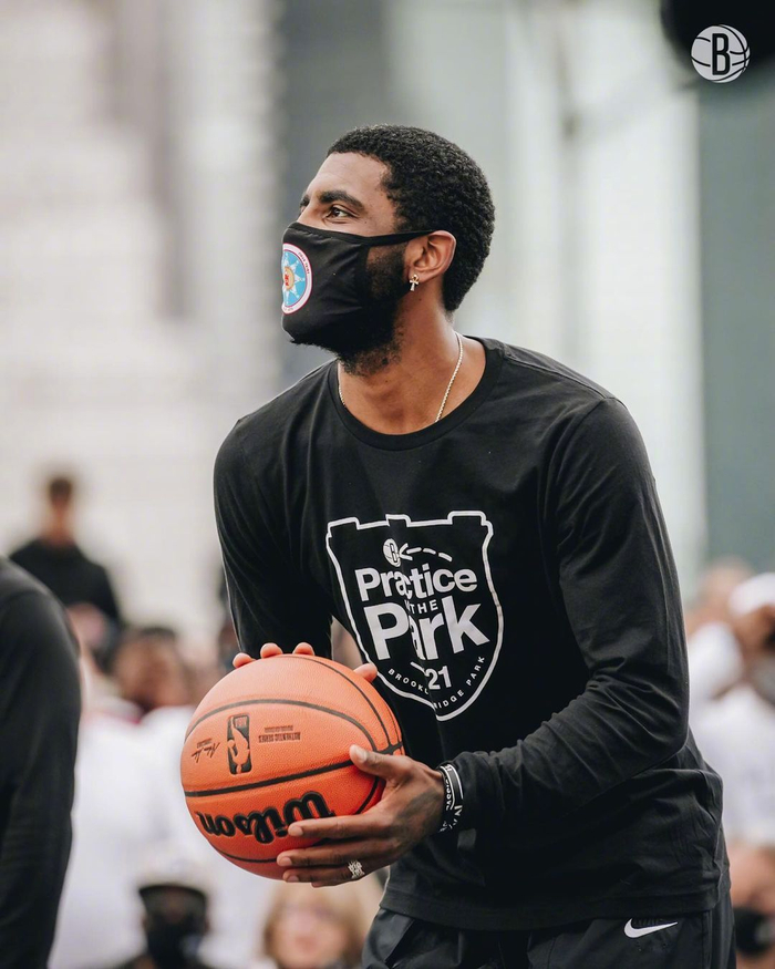 经纪人：希克过去和曼联有过谈判，米兰现在正关注他（经纪人透露：希克曾与曼联谈判，米兰正密切关注）