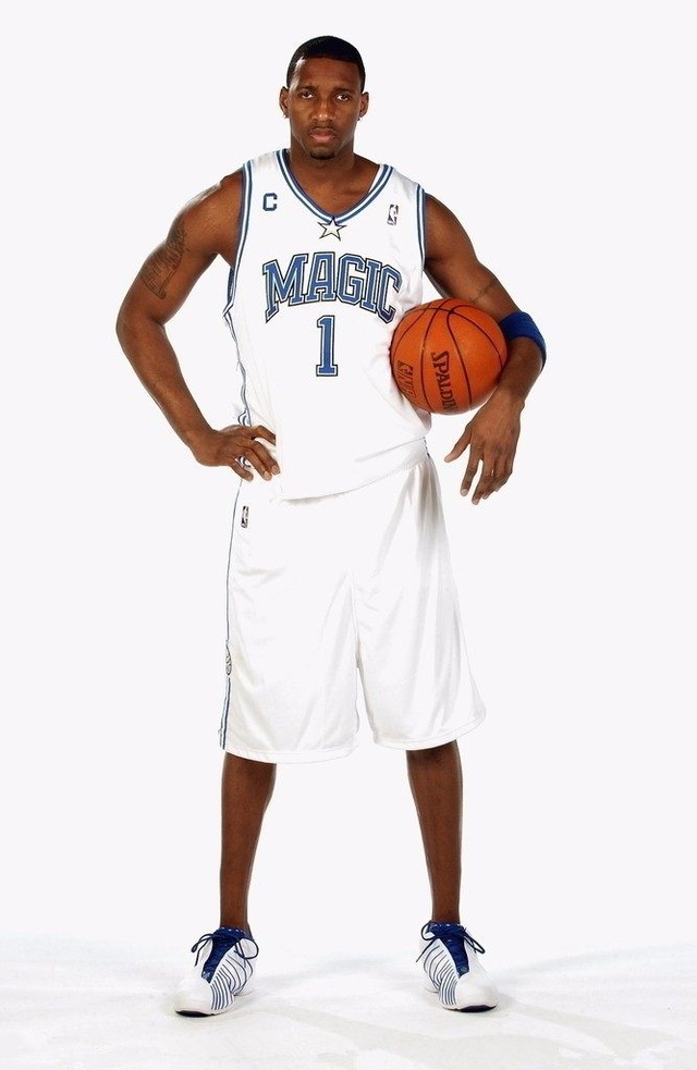 绿茵挥杆，心境随行——我的高尔夫初体验（碧草挥杆，心随球走——我的高尔夫初次邂逅）