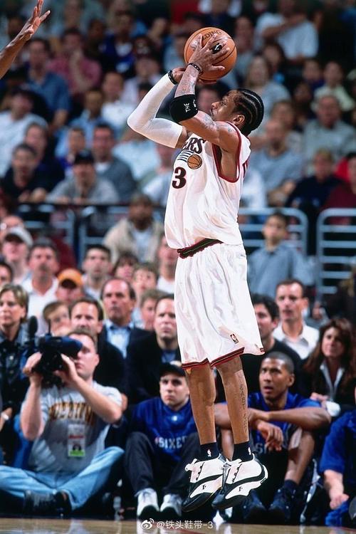 阿莫林：德利赫特需找回在贾府初期那种自信，控球还能提升（阿莫林：德利赫特需重拾阿贾克斯初期的自信，出球与控球仍有提升空间）