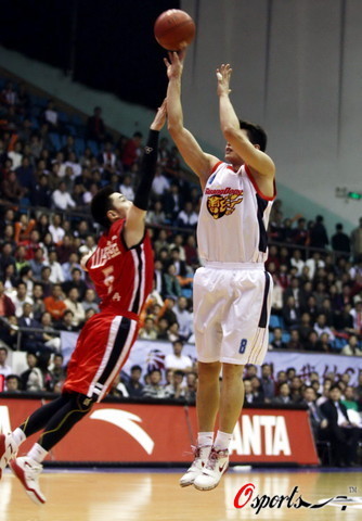 恐怖效率，哈兰德本赛季俱乐部+国家队19场已打入30球（哈兰德效率爆表：本赛季俱乐部与国家队19战斩获30球）