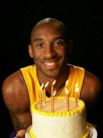 多队争抢顶级射手场面激烈（多队竞逐顶级射手 竞争白热化）