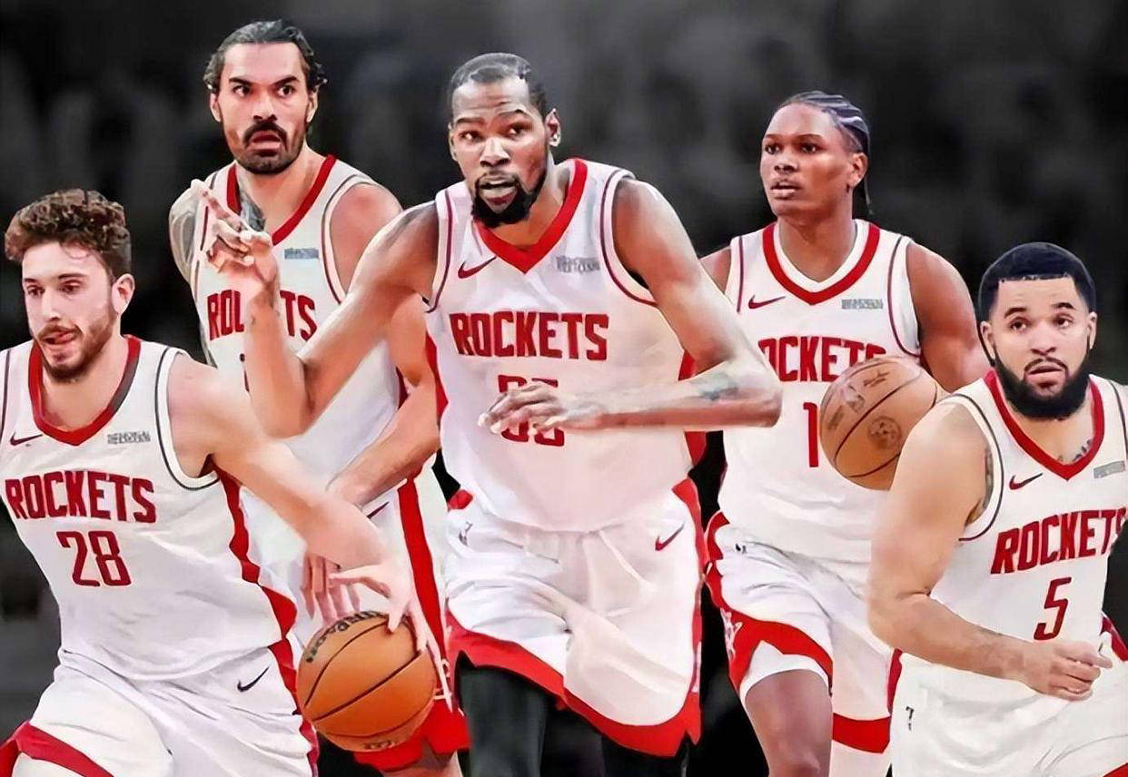 中超俱乐部欠薪问题严峻，准入审核难度大，职业化进程仍不完善。（中超俱乐部欠薪普遍，准入门槛提升，职业化建设仍待完善）