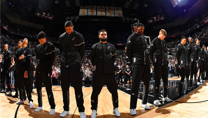 尤尔曼德：我的足球哲学是边做边学 在德甲必须主动出击（尤尔曼德：边打边学是我的足球之道，征战德甲必须抢攻主动）