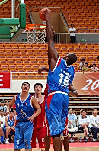 韩K联半场：门将失误朱基奇收空门大礼，济州暂0-1安养（半场战报：门将失误送礼，朱基奇推空门建功，济州暂0-1落后安养）