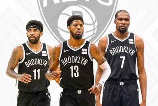 看着都疼！加纳国脚脚踝90度翻转，被日本击败，下轮战玻利维亚（加纳国脚脚踝近90度扭曲令人揪心，球队不敌日本，下一轮迎战玻利维亚）